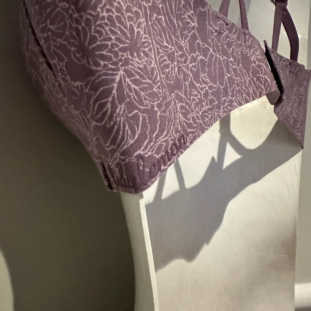 LuLuLemon Floral Lace Women's wireless Bra Purple